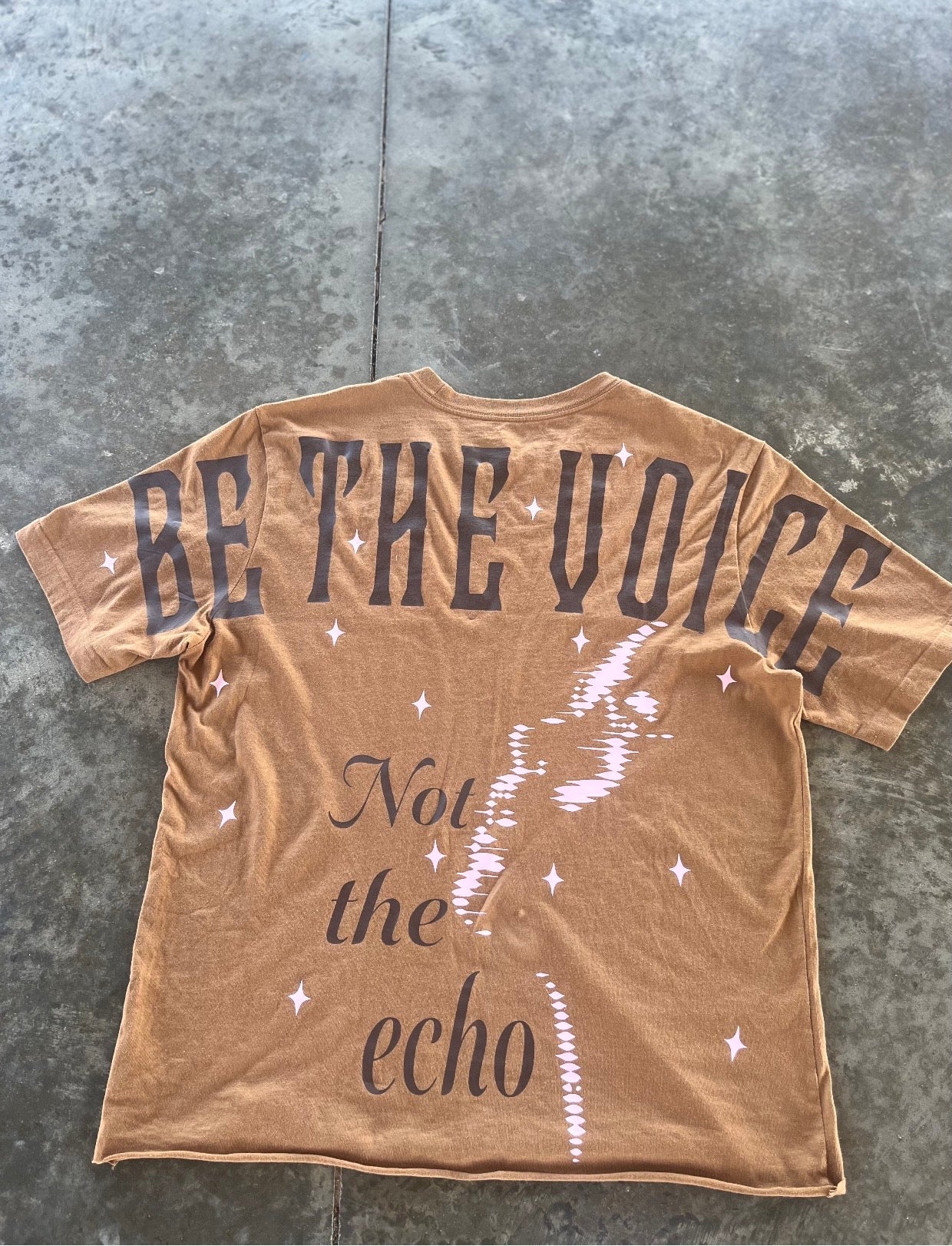 Sand oversized tee Be The Voice