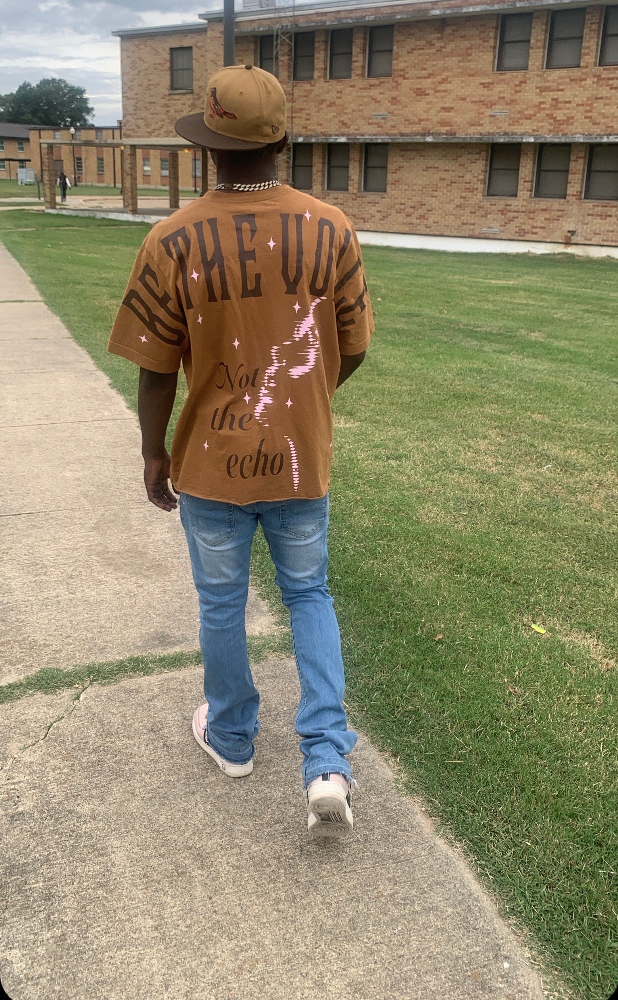 Sand oversized tee Be The Voice